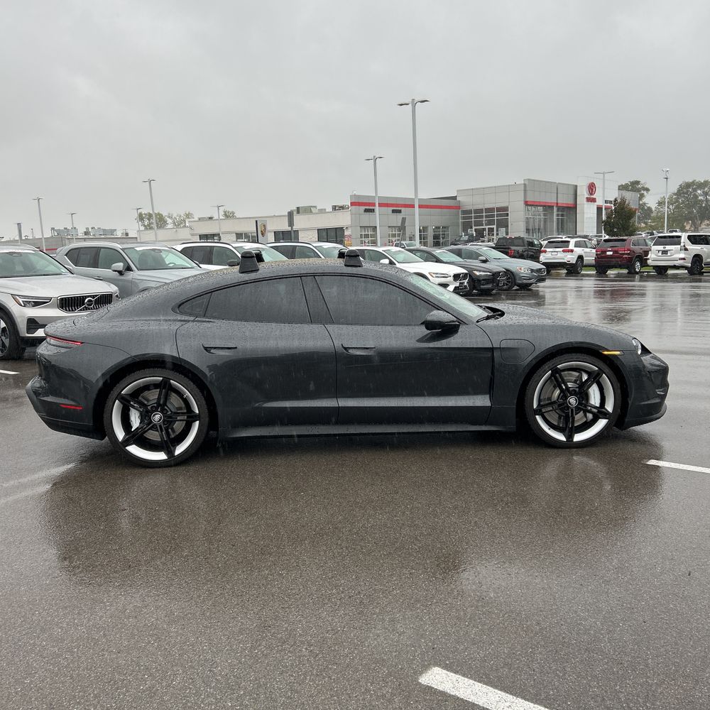2022 Porsche Taycan Base