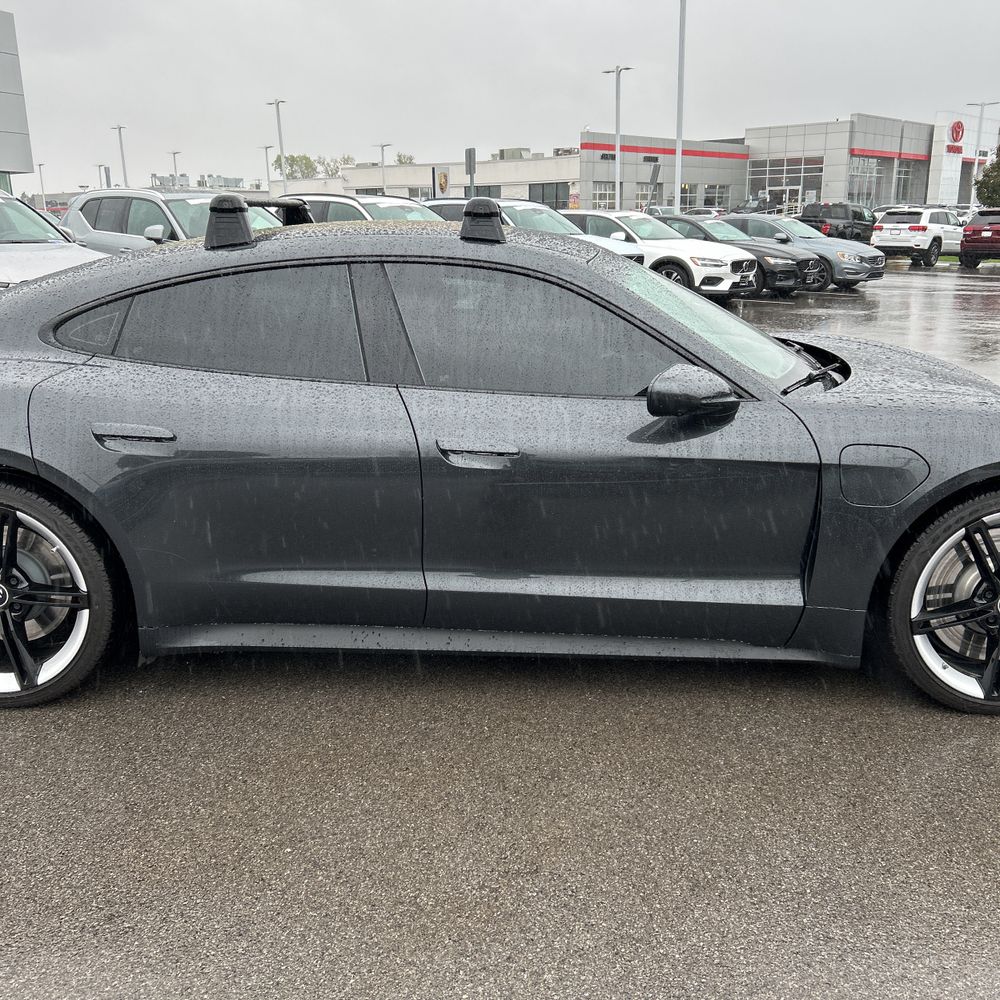 2022 Porsche Taycan Base