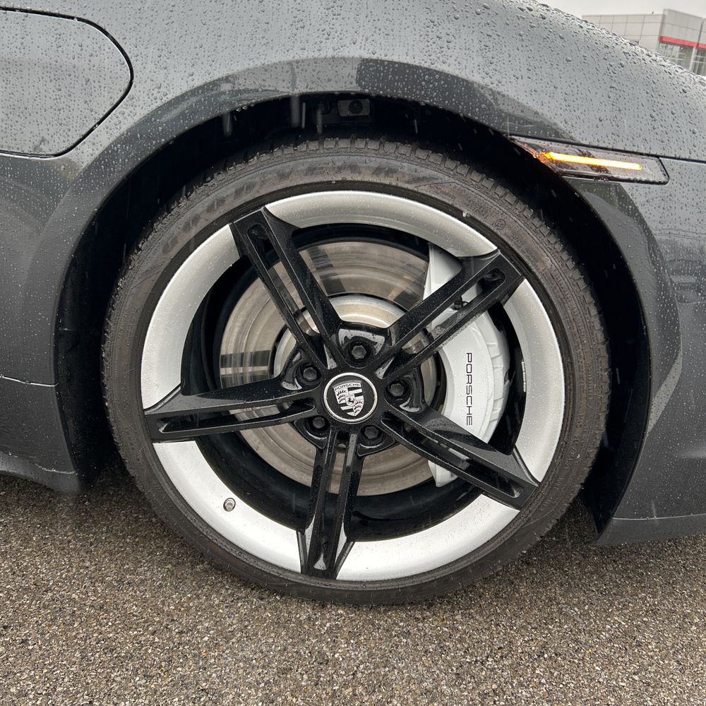 2022 Porsche Taycan Base