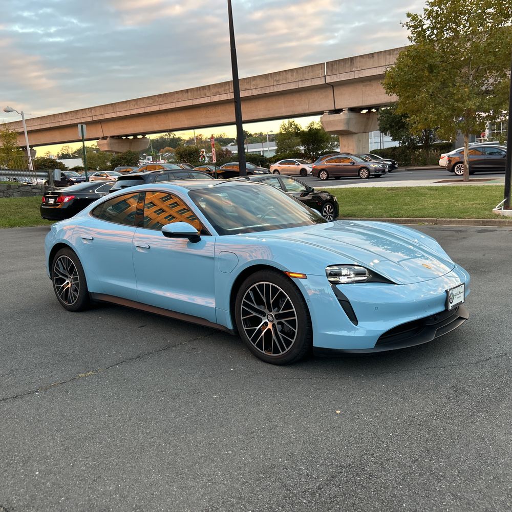 2022 Porsche Taycan Base