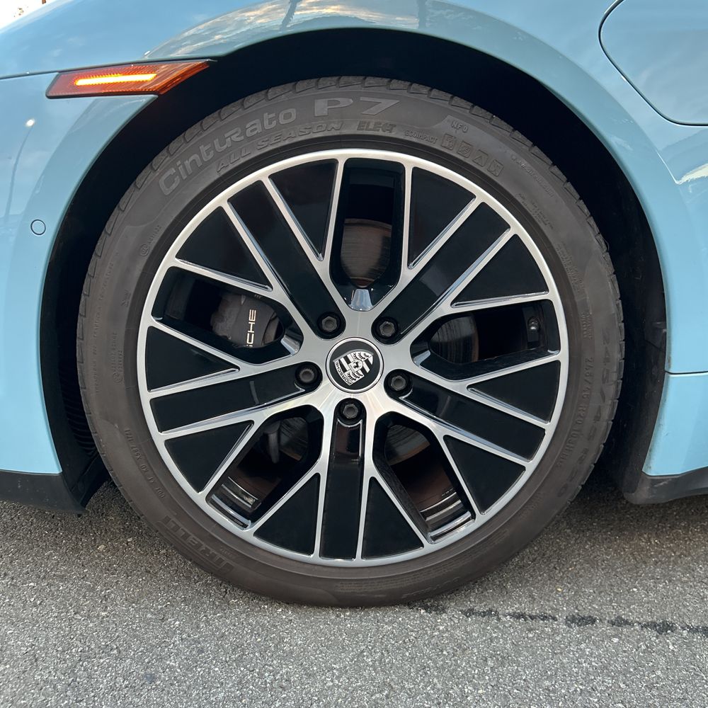2022 Porsche Taycan Base