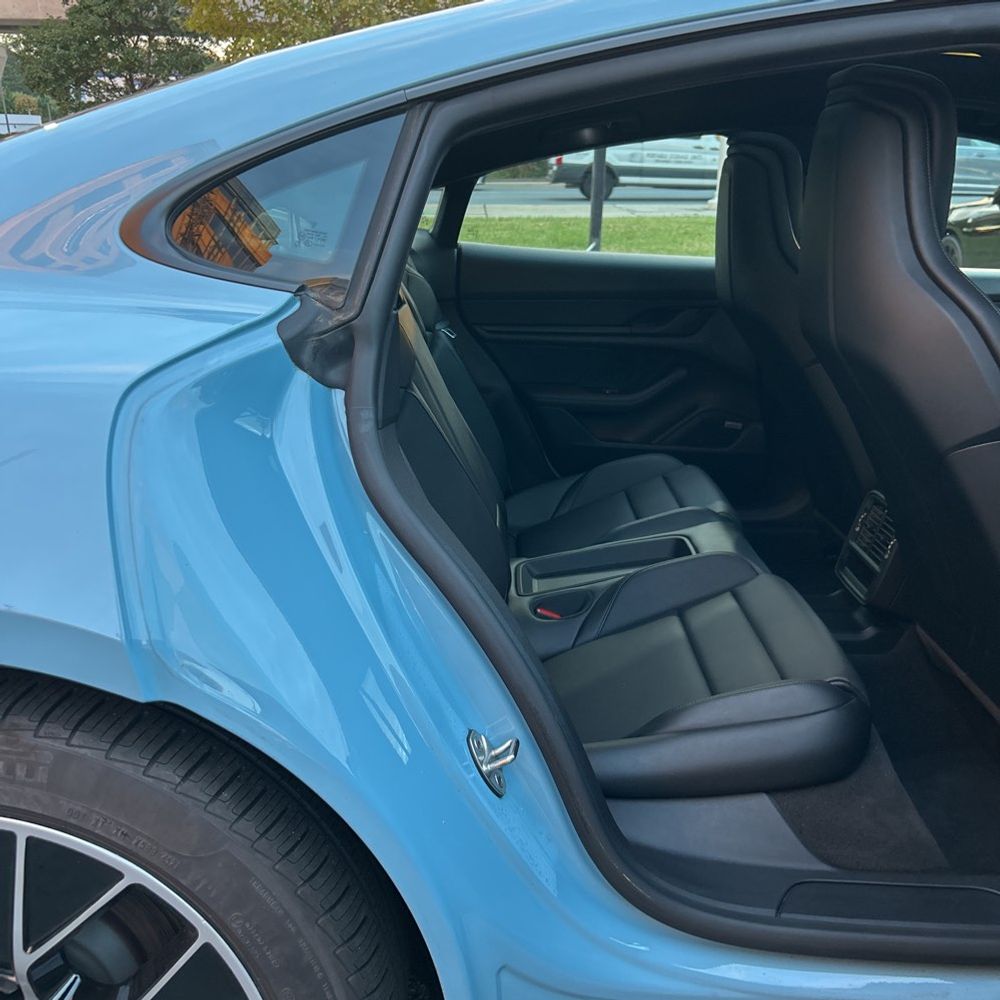 2022 Porsche Taycan Base