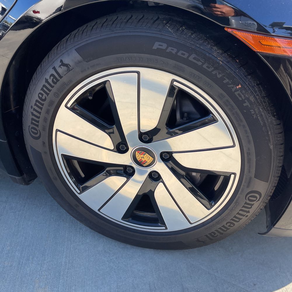 2023 Porsche Taycan Base
