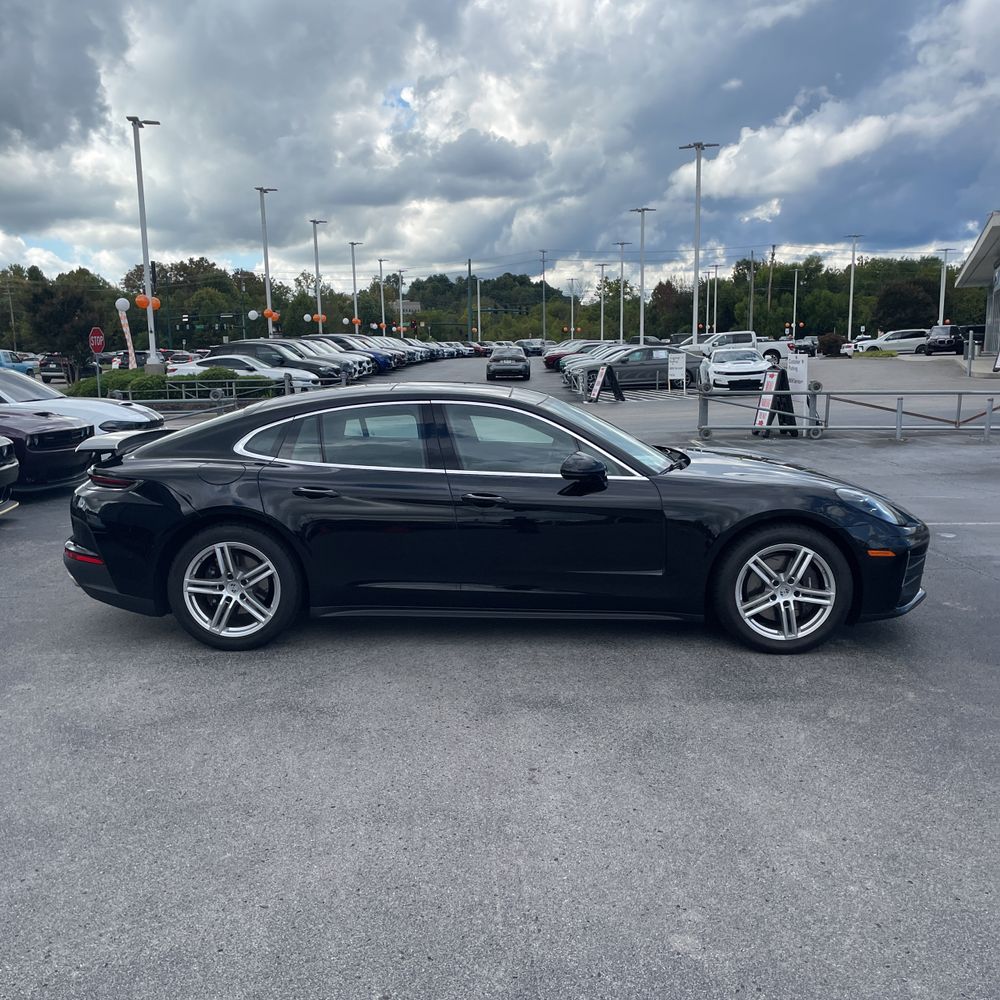 2025 Porsche Panamera 4