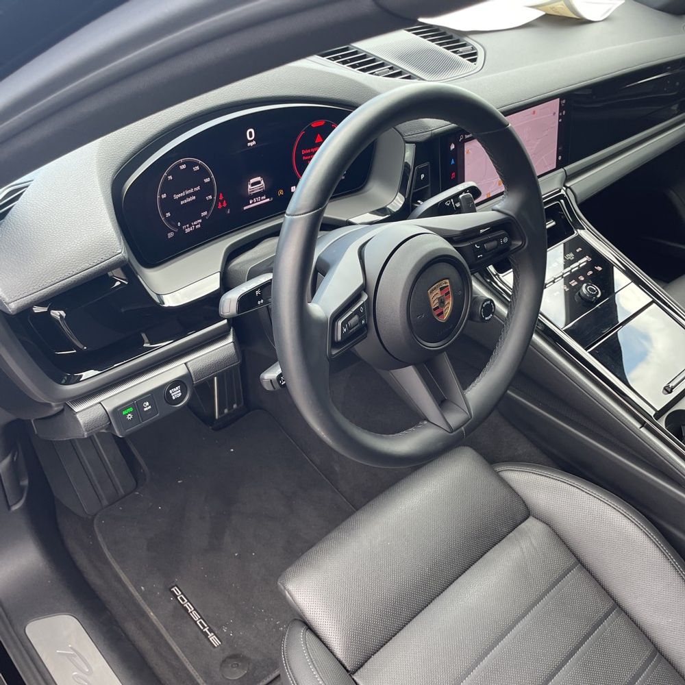2025 Porsche Panamera 4