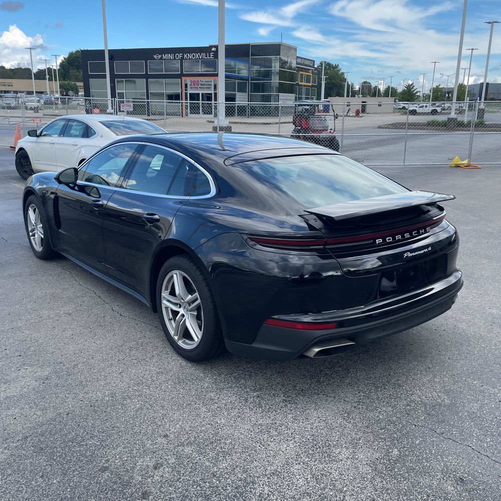 2025 Porsche Panamera 4