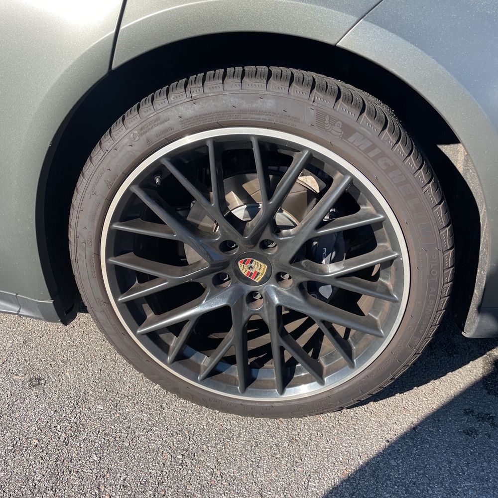 2025 Porsche Panamera 4