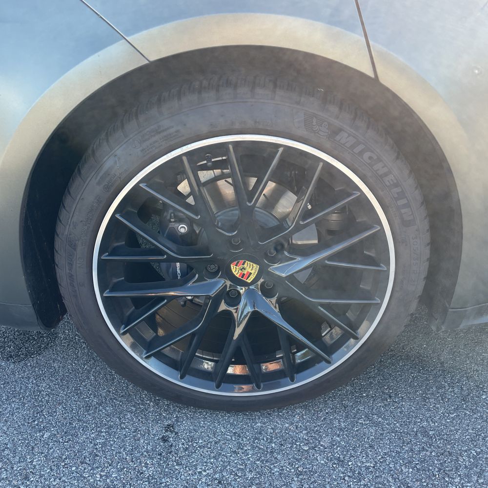 2025 Porsche Panamera 4