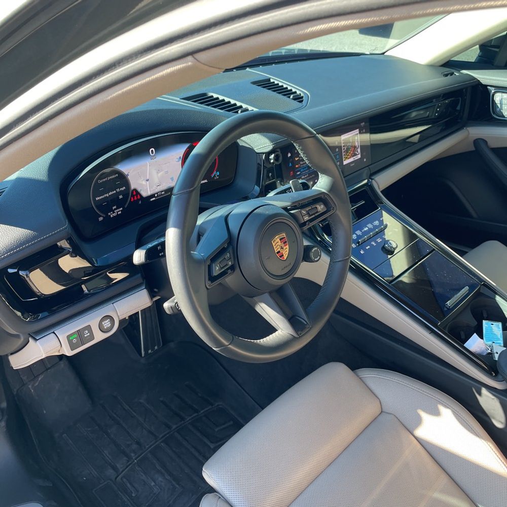 2025 Porsche Panamera 4