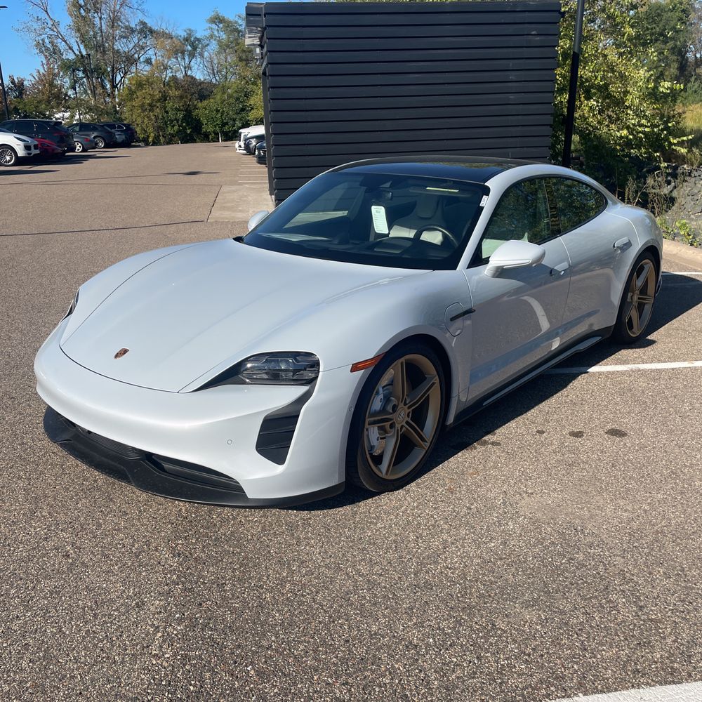 2024 Porsche Taycan 4S