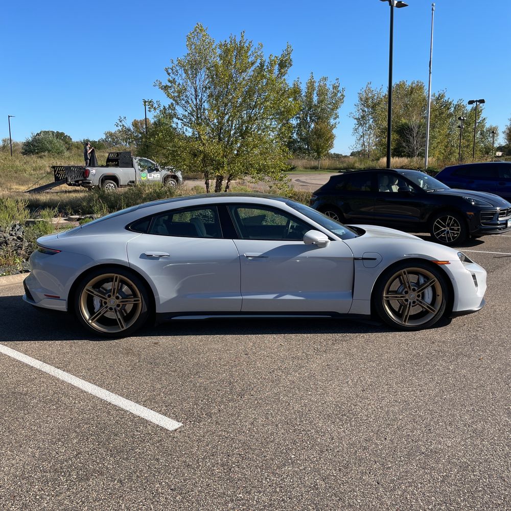 2024 Porsche Taycan 4S