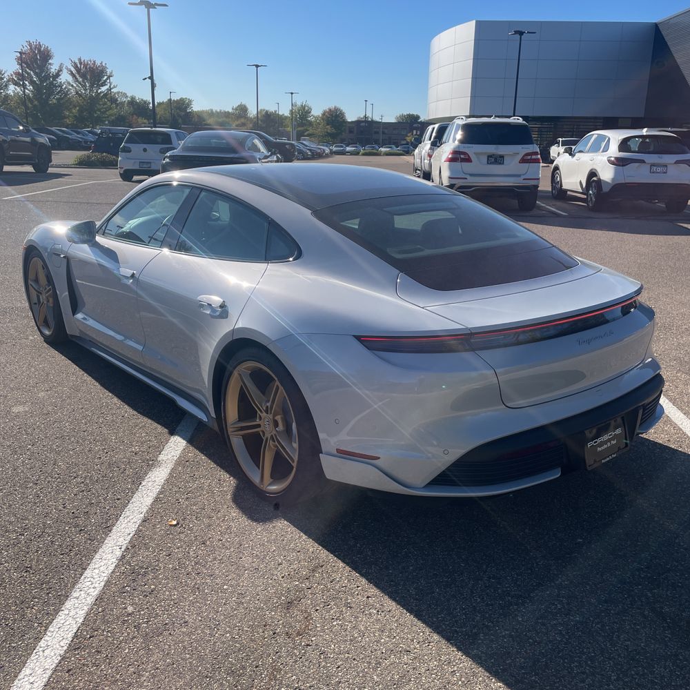 2024 Porsche Taycan 4S
