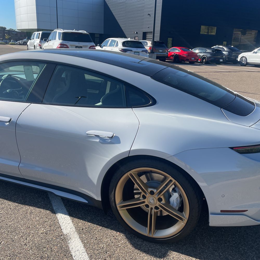 2024 Porsche Taycan 4S