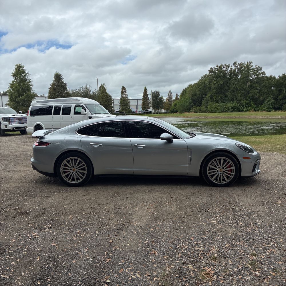 2017 Porsche Panamera Turbo