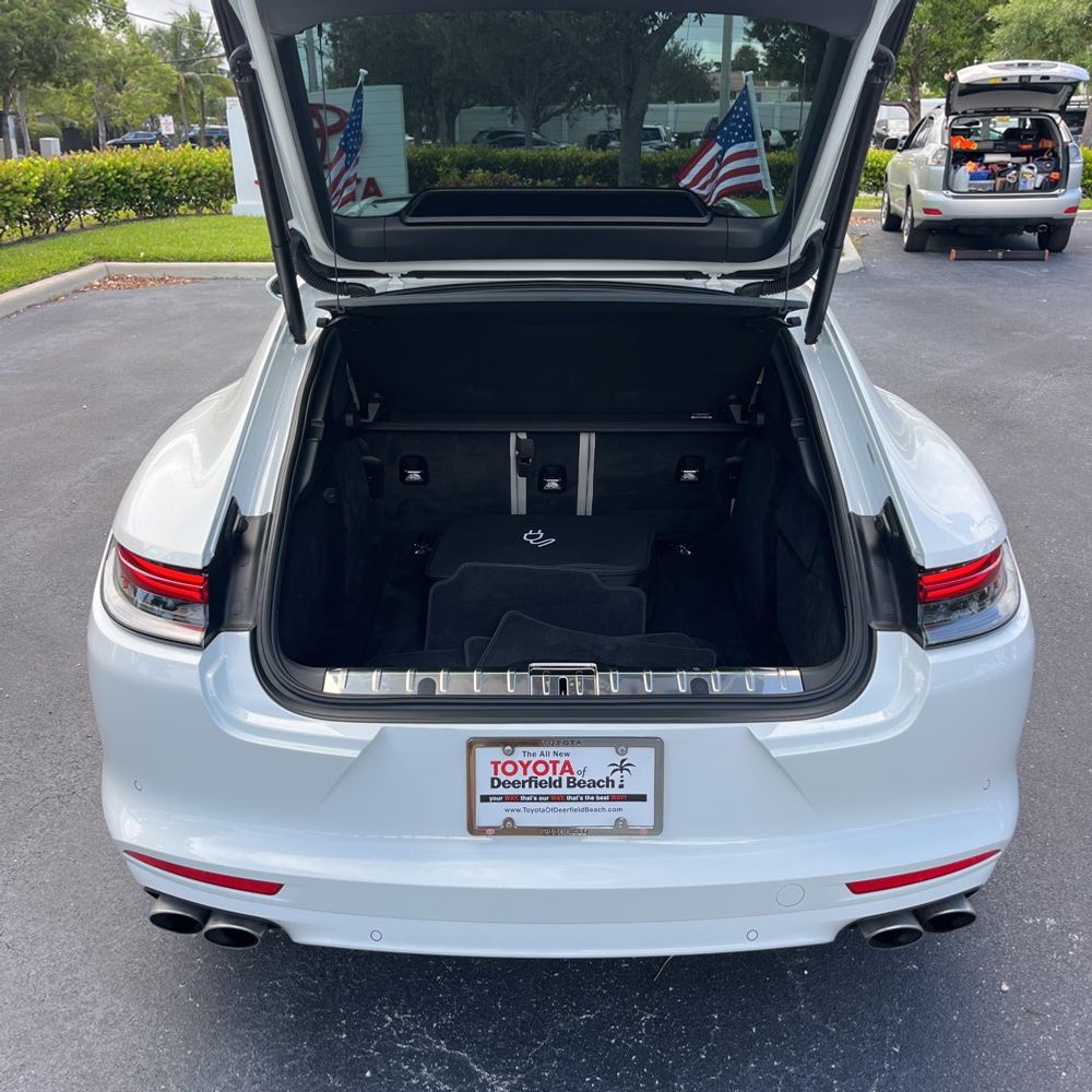 2023 Porsche Panamera 4S E-Hybrid