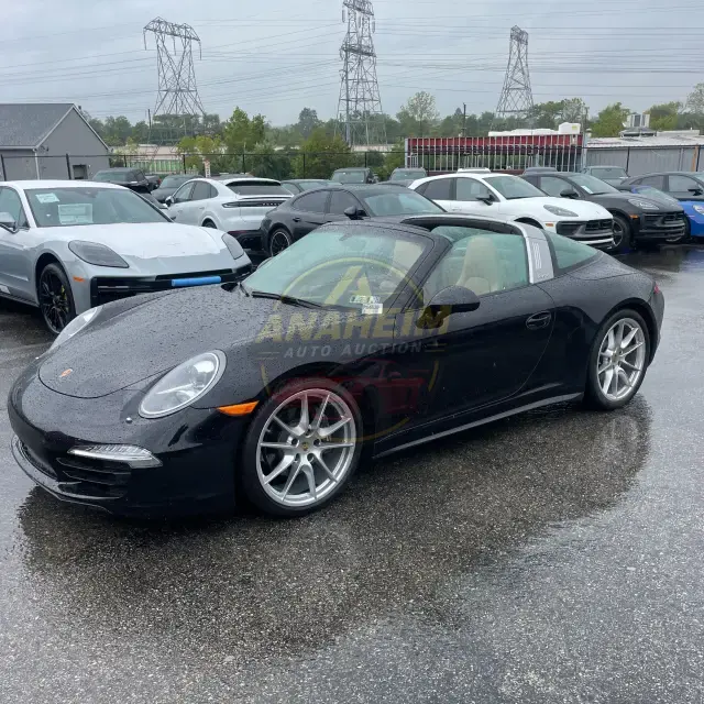 2015 Porsche 911 Carrera 4 Base
