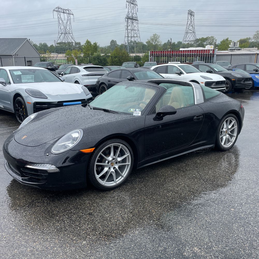 2015 Porsche 911 Carrera 4 Base