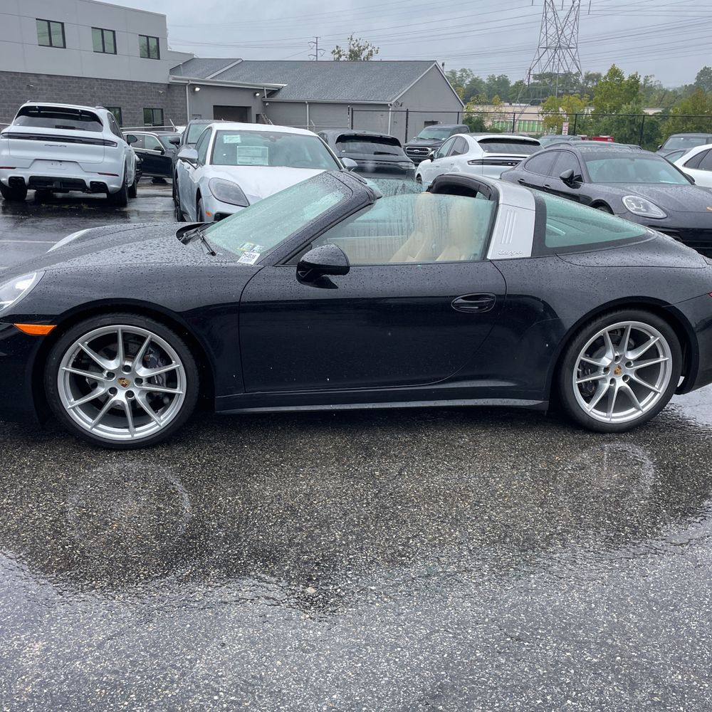 2015 Porsche 911 Carrera 4 Base