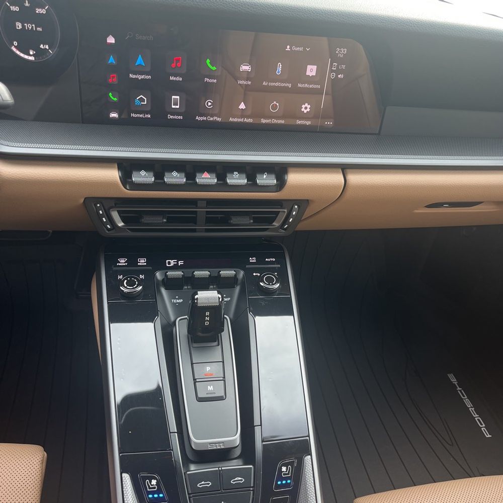 2022 Porsche 911 Carrera