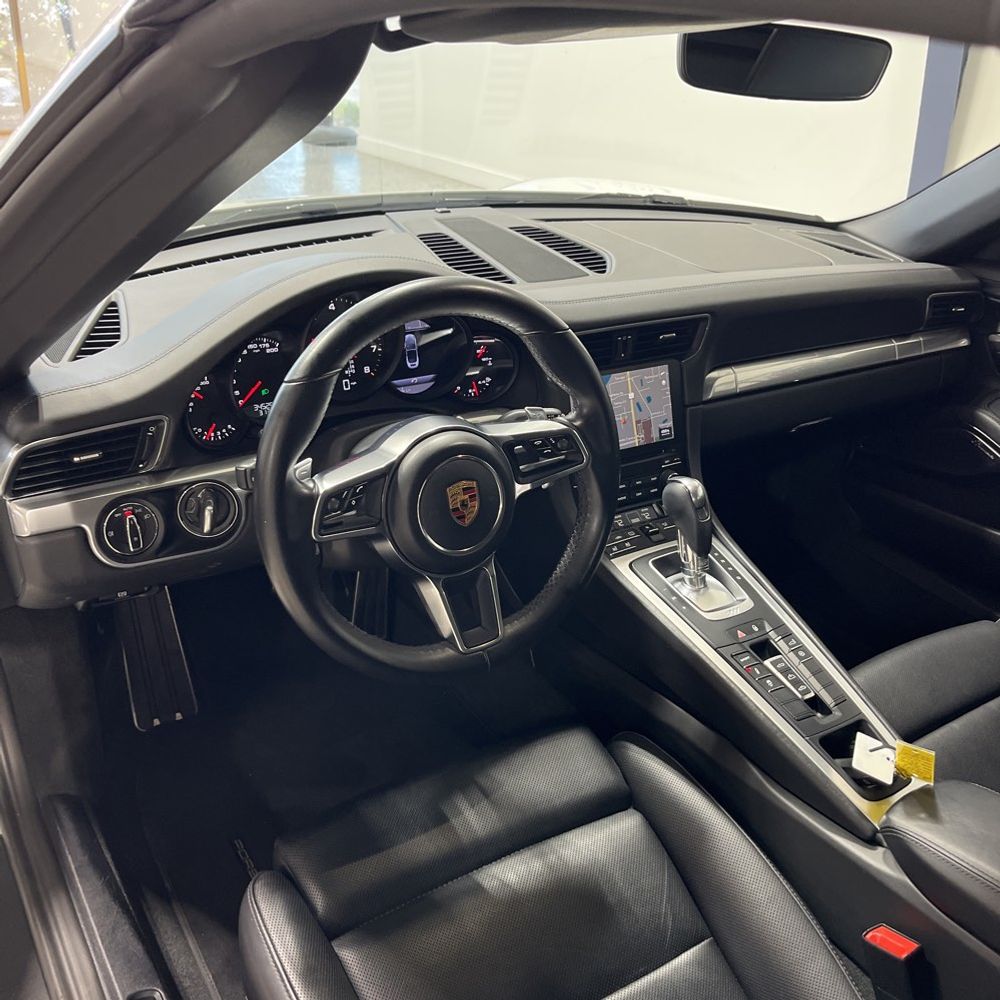 2018 Porsche 911 Carrera
