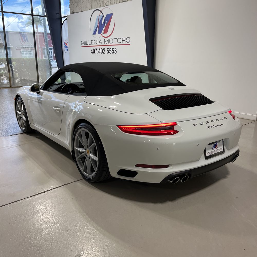 2018 Porsche 911 Carrera