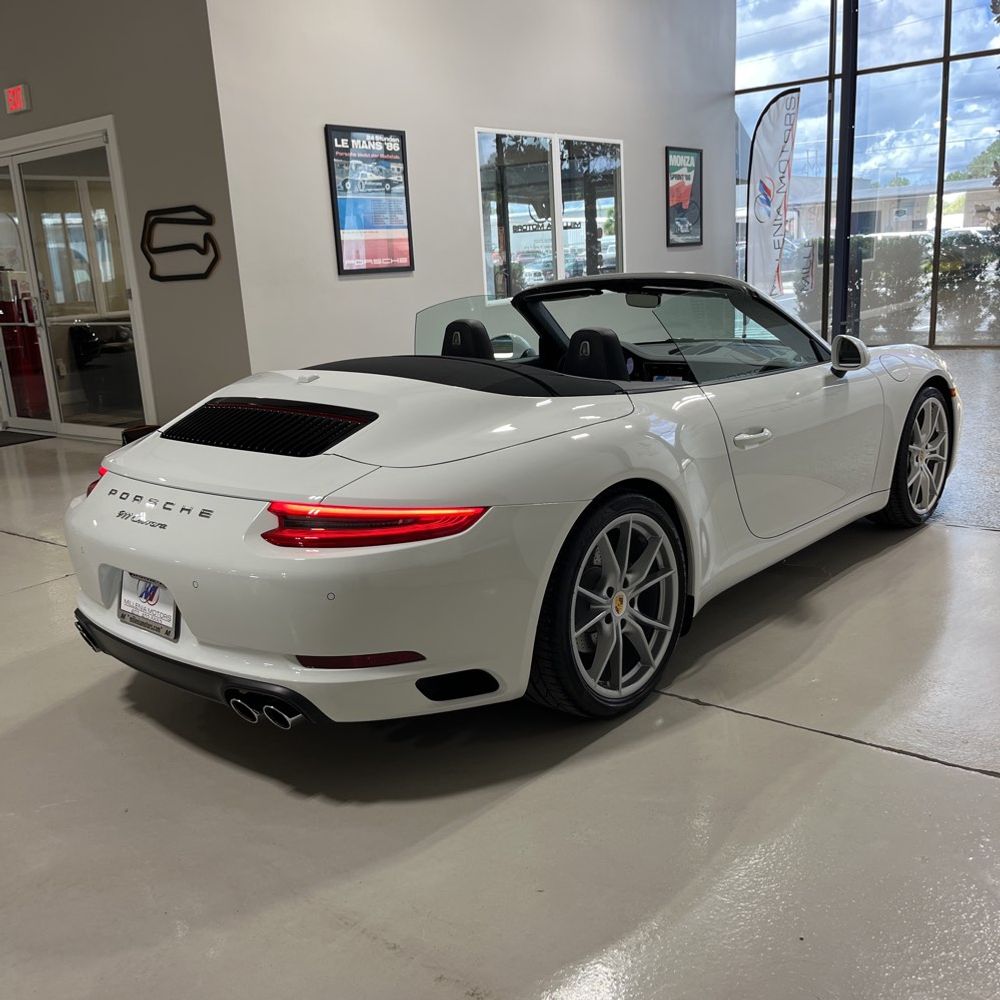 2018 Porsche 911 Carrera
