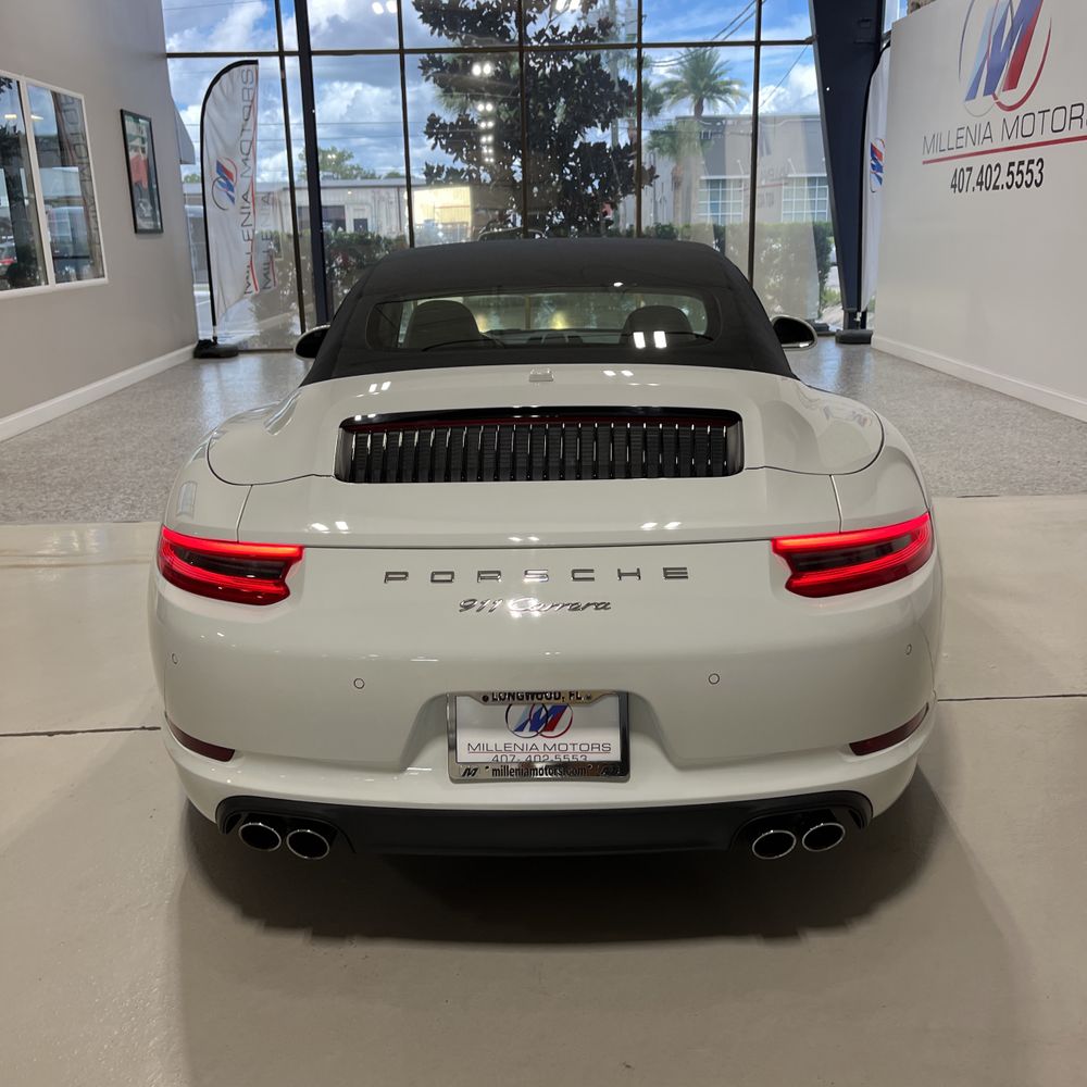 2018 Porsche 911 Carrera