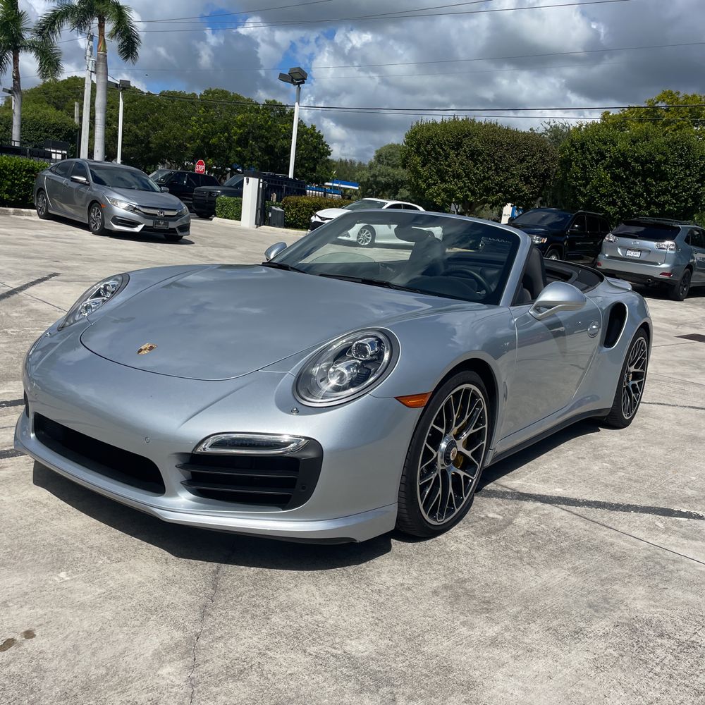 2015 Porsche 911 Carrera 4 Turbo S