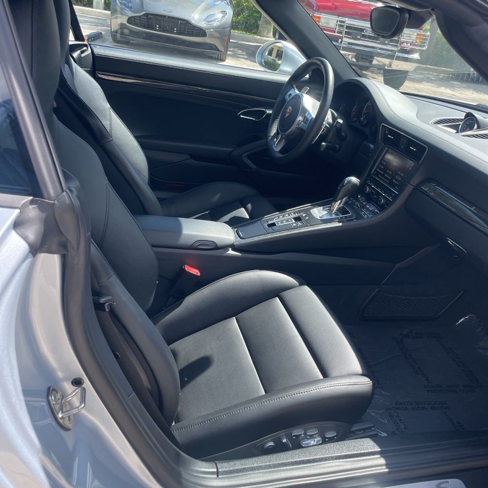 2015 Porsche 911 Carrera 4 Turbo S