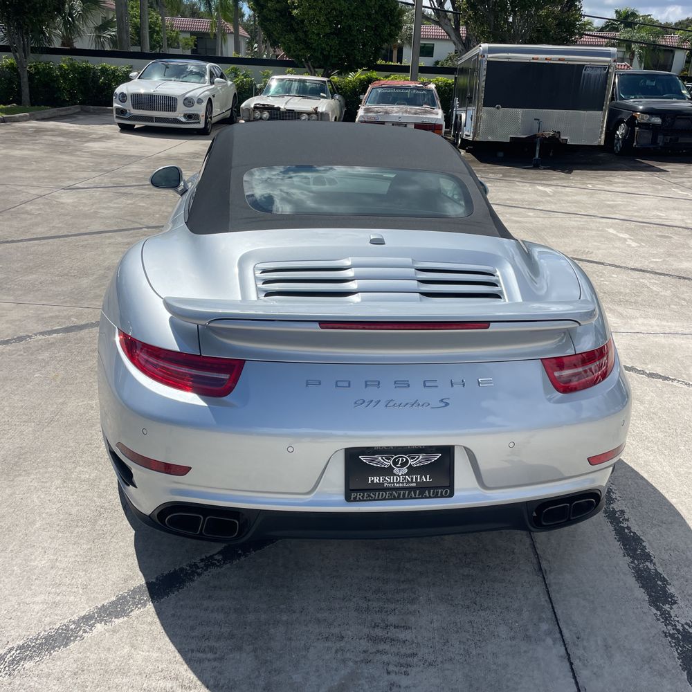 2015 Porsche 911 Carrera 4 Turbo S