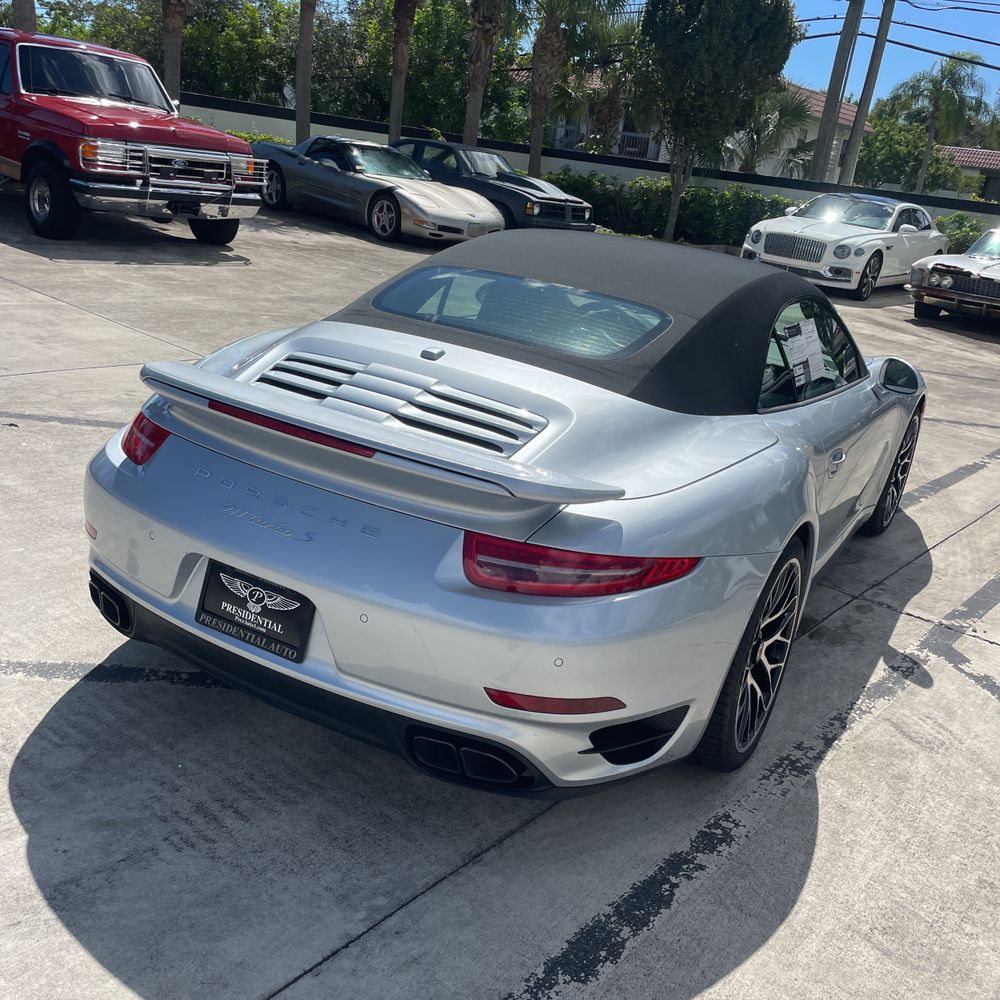 2015 Porsche 911 Carrera 4 Turbo S