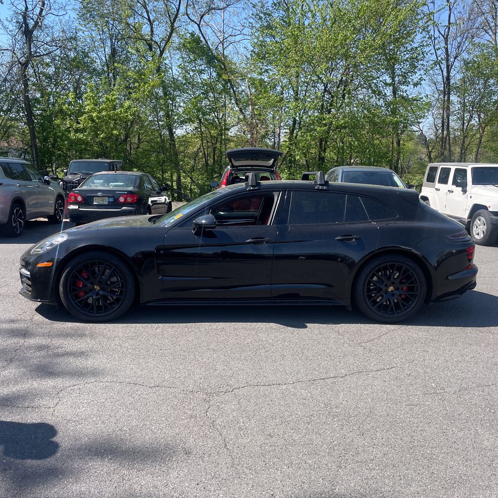 2020 Porsche Panamera GTS Sport Turismo