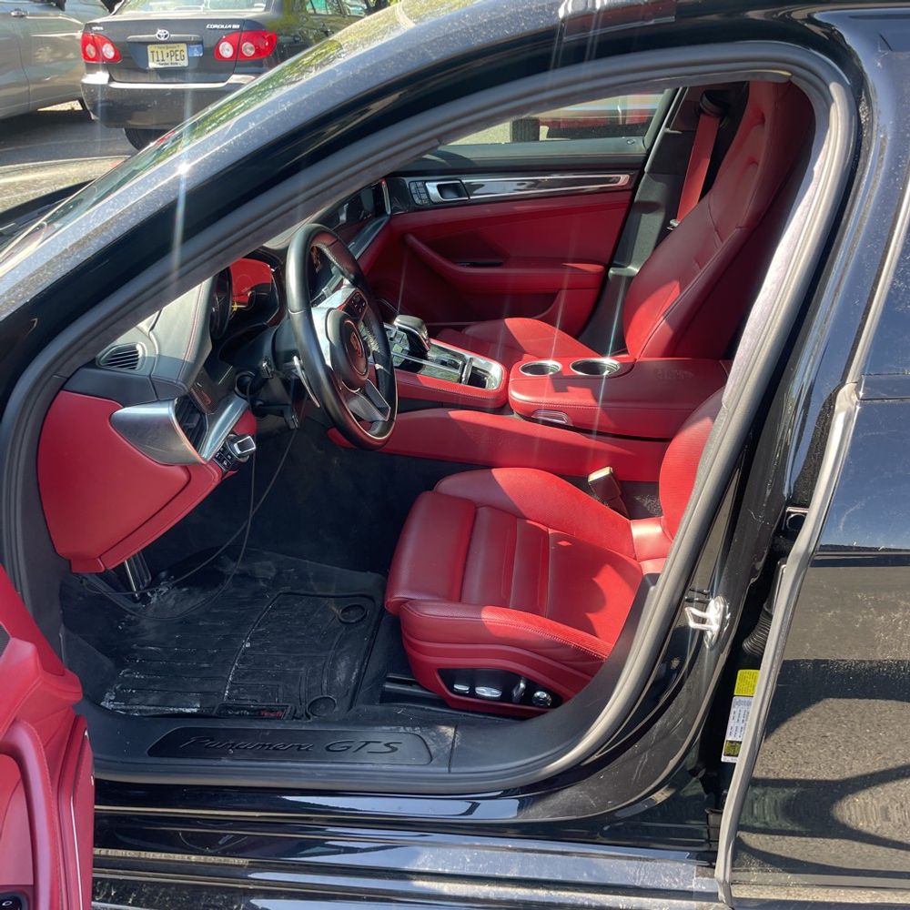 2020 Porsche Panamera GTS Sport Turismo