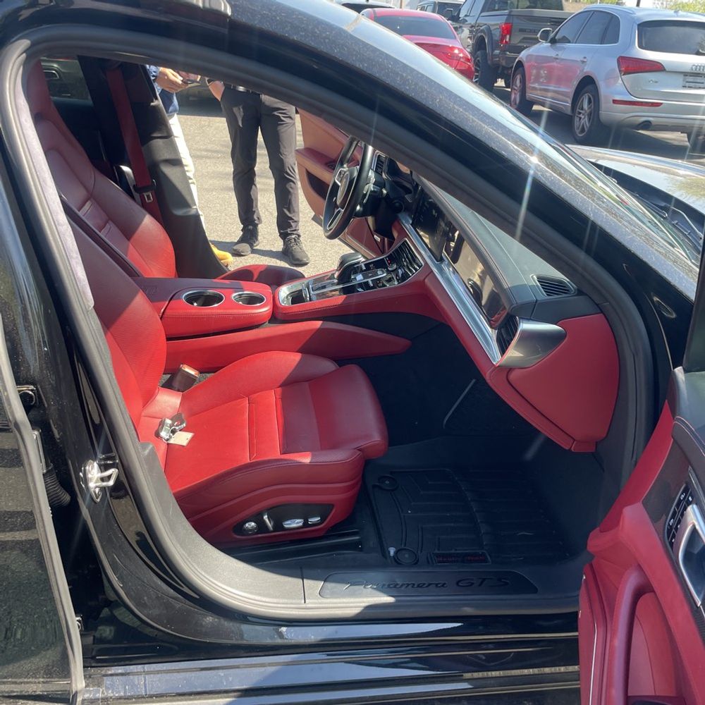 2020 Porsche Panamera GTS Sport Turismo