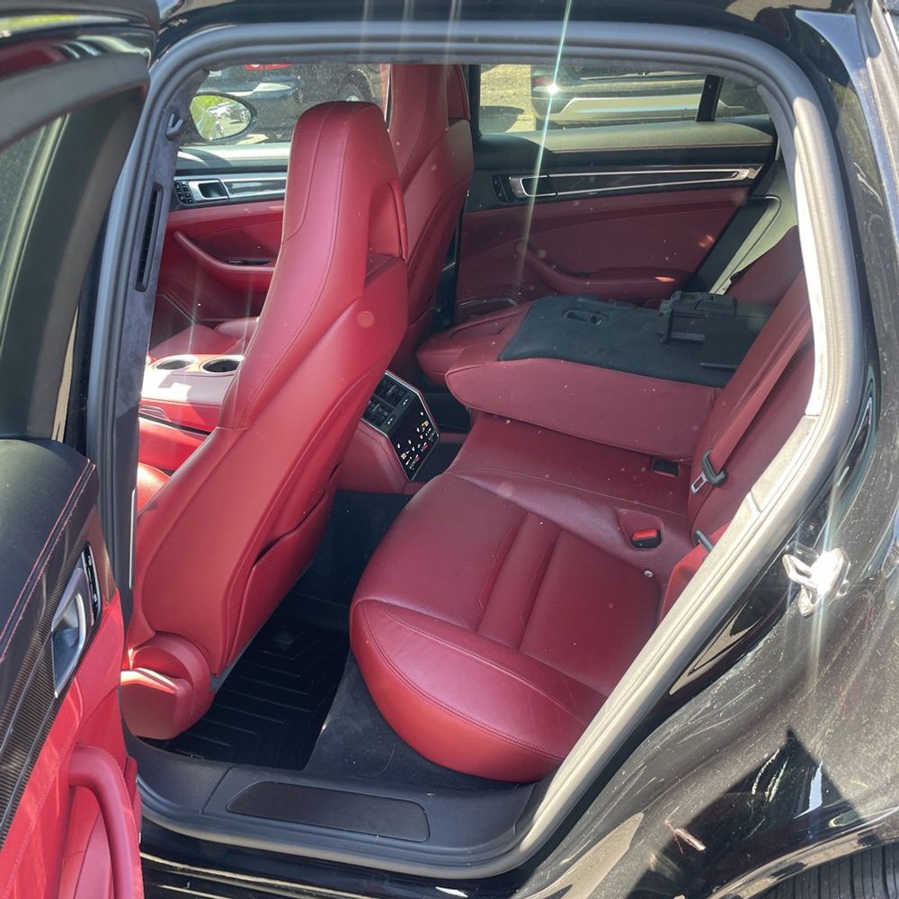 2020 Porsche Panamera GTS Sport Turismo