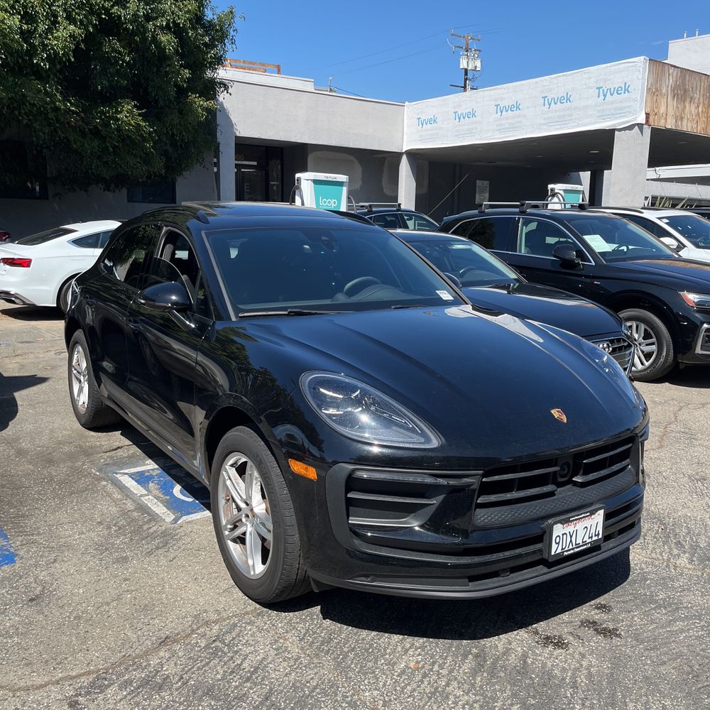 2023 Porsche Macan Base