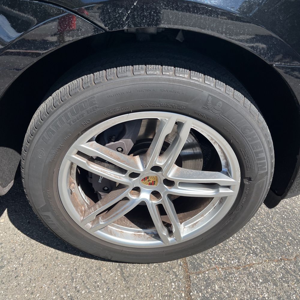 2023 Porsche Macan Base