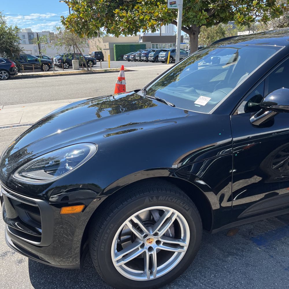 2023 Porsche Macan Base
