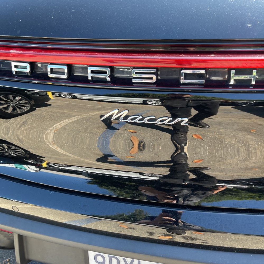 2023 Porsche Macan Base