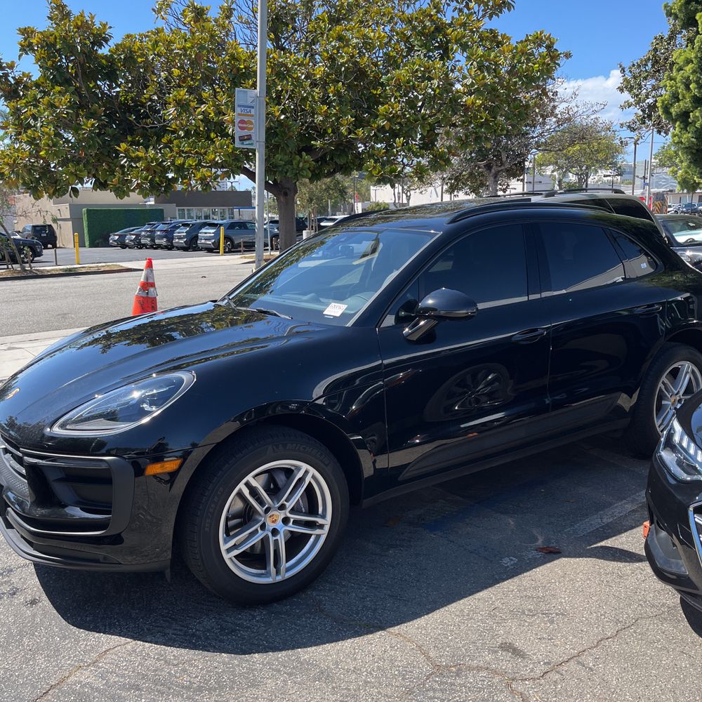 2023 Porsche Macan Base
