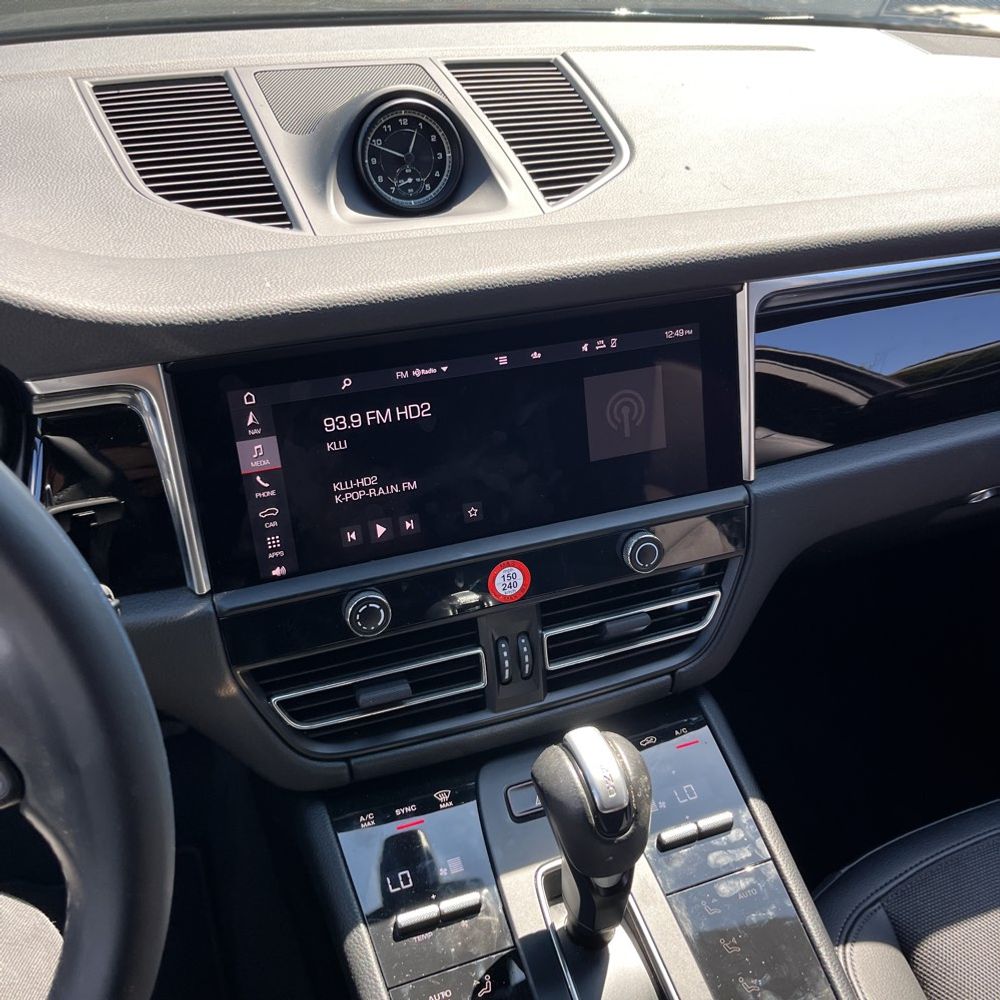 2023 Porsche Macan Base
