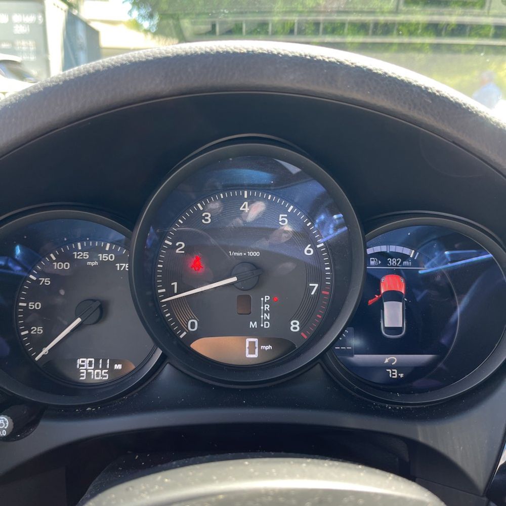 2023 Porsche Macan Base