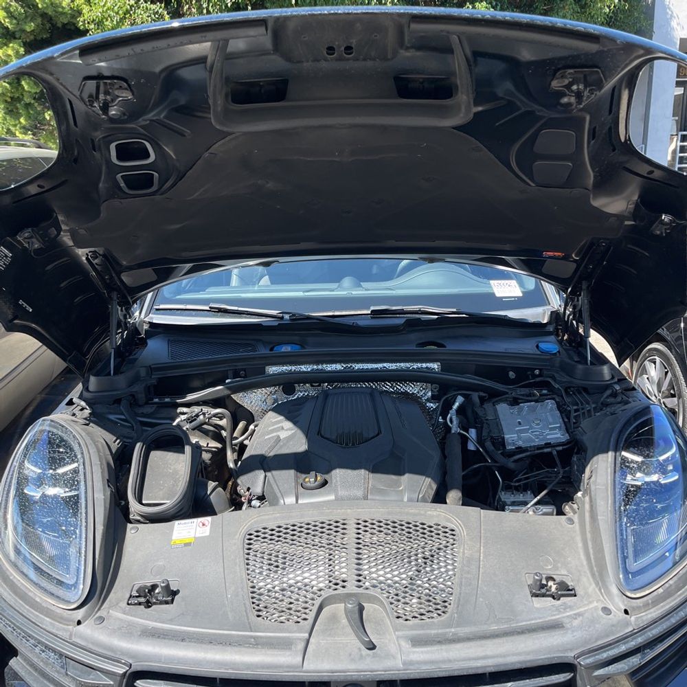 2023 Porsche Macan Base