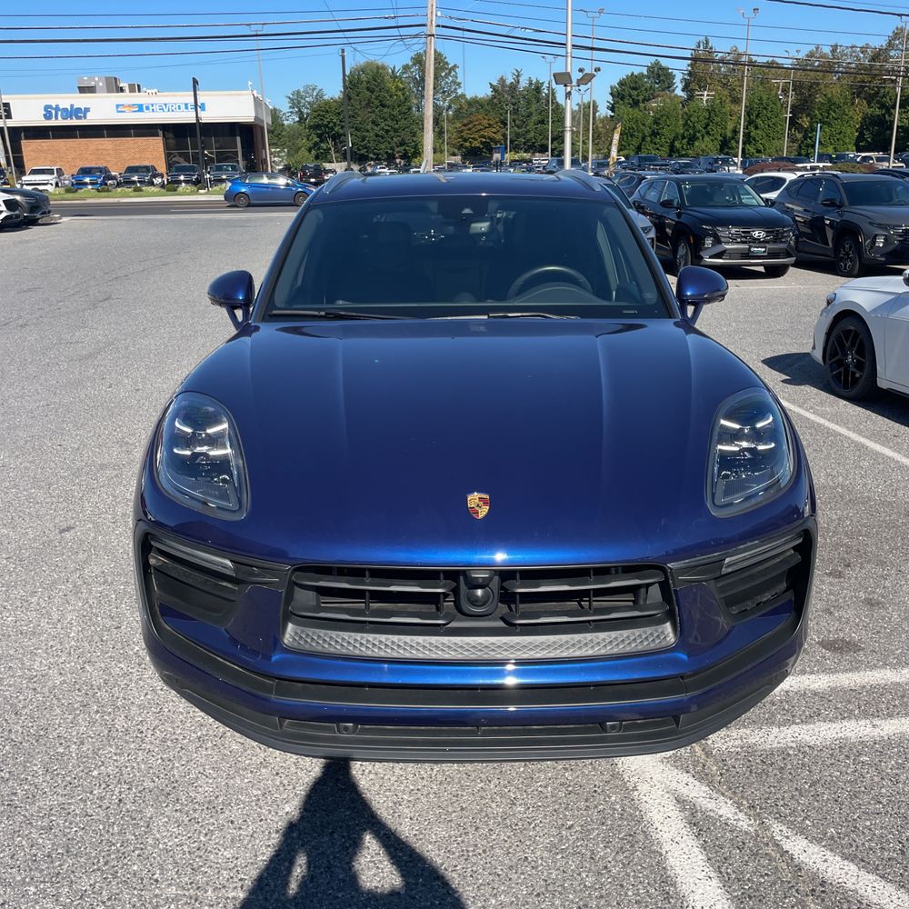 2023 Porsche Macan Base