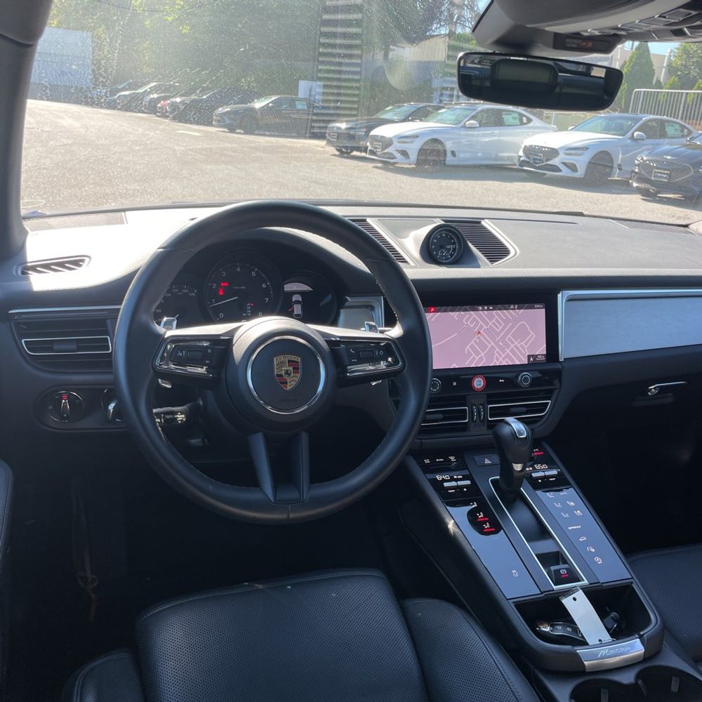 2023 Porsche Macan Base