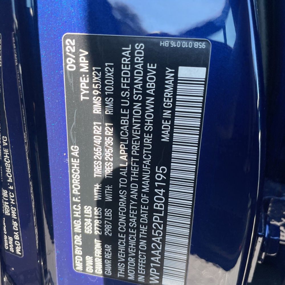2023 Porsche Macan Base