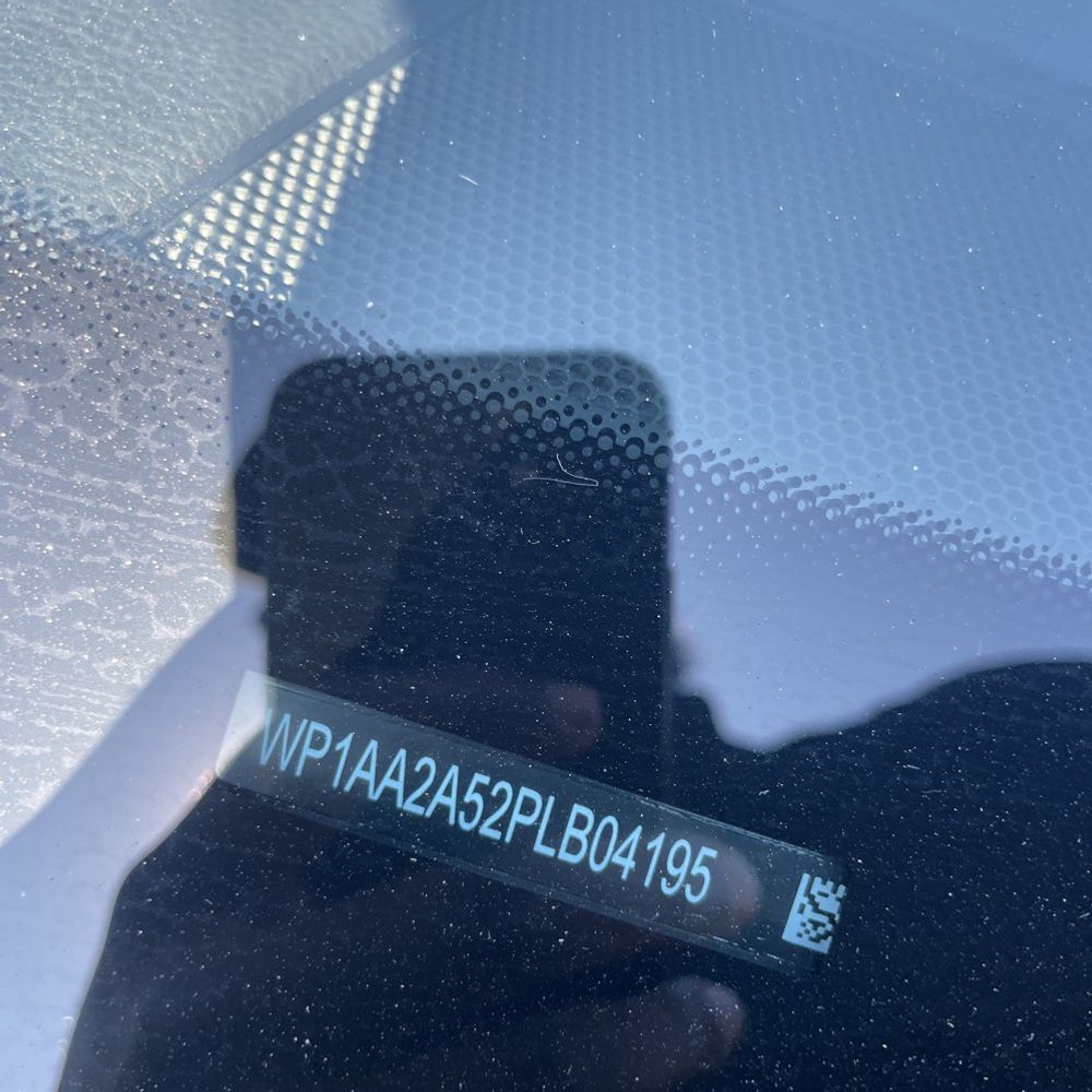 2023 Porsche Macan Base