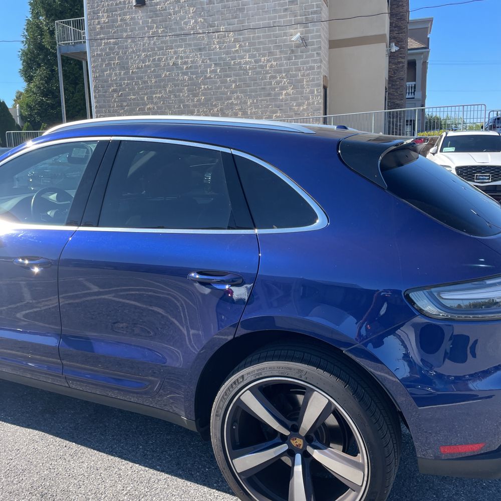 2023 Porsche Macan Base