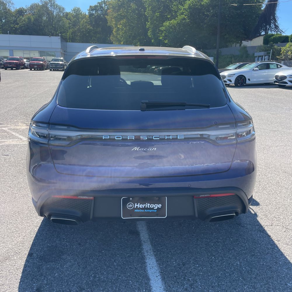 2023 Porsche Macan Base