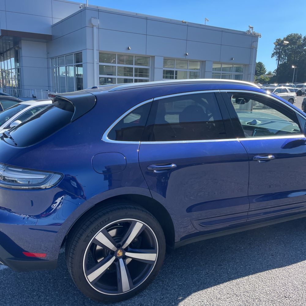 2023 Porsche Macan Base